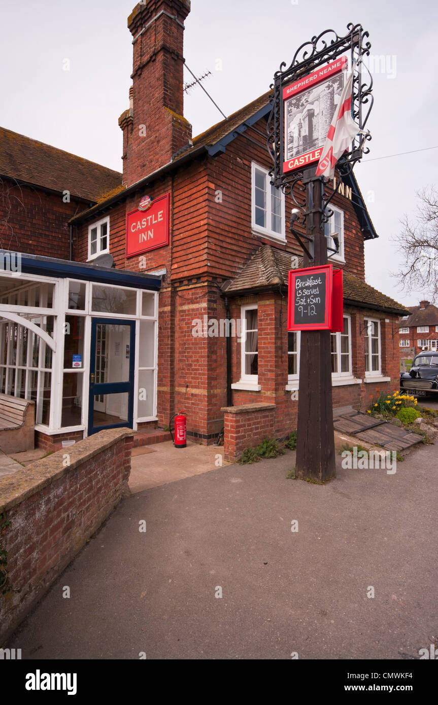 The Castle Inn Bodiam East Sussex Uk Pubs Pub Stock Photo