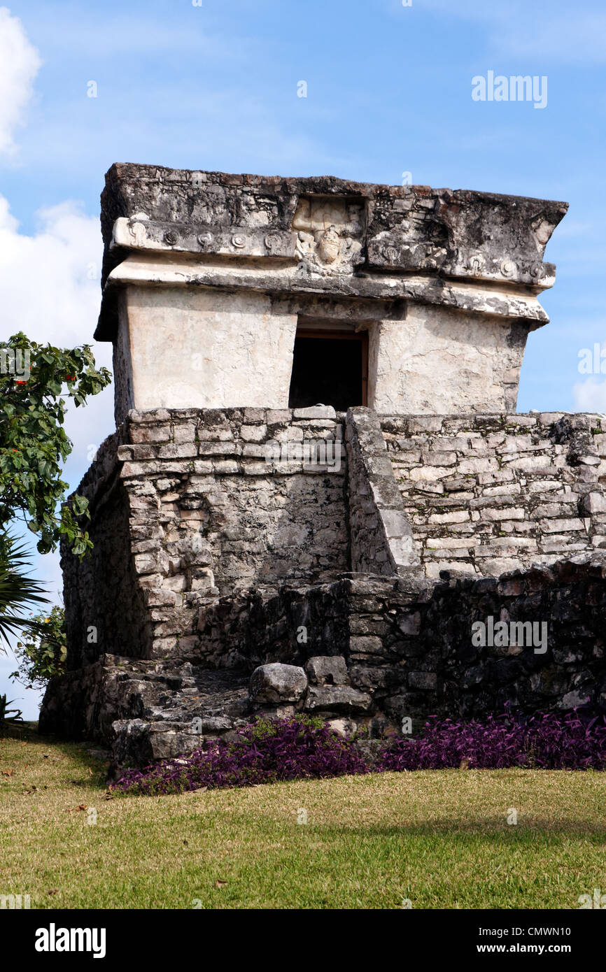A small, relatively well preserved Mayan ruin at Tulum, Quintana Roo, Mexico. Stock Photo