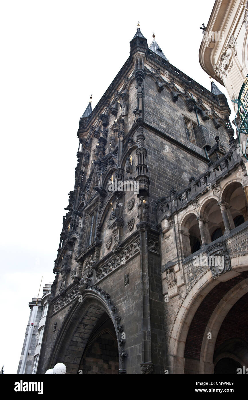Angular arch hi-res stock photography and images - Alamy