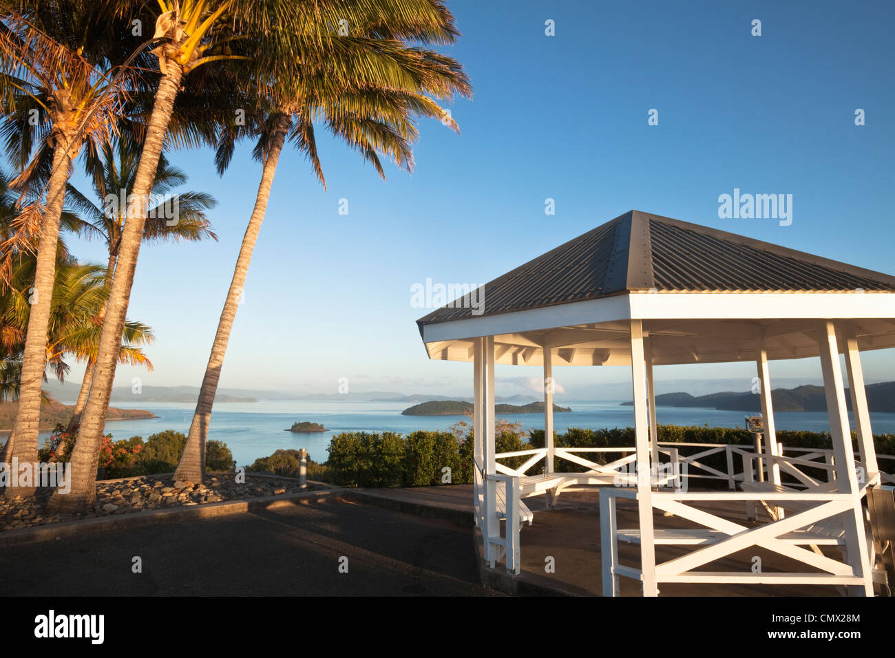 Pavilion at One Tree Hill overlooking the Whitsunday Islands. Hamilton