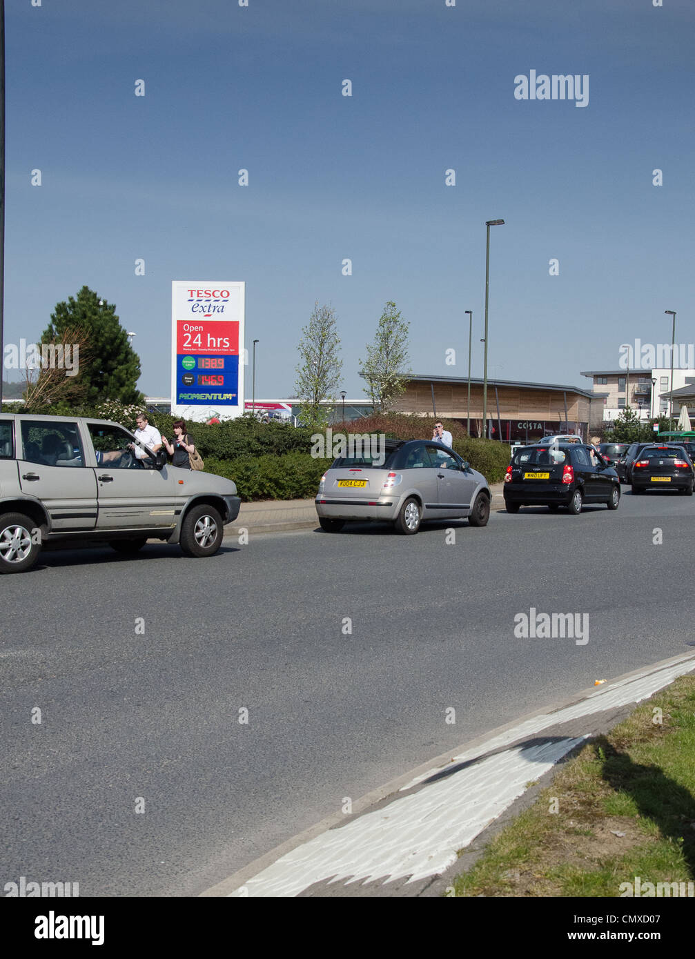 Petroleum road fuel tankers hi-res stock photography and images - Alamy