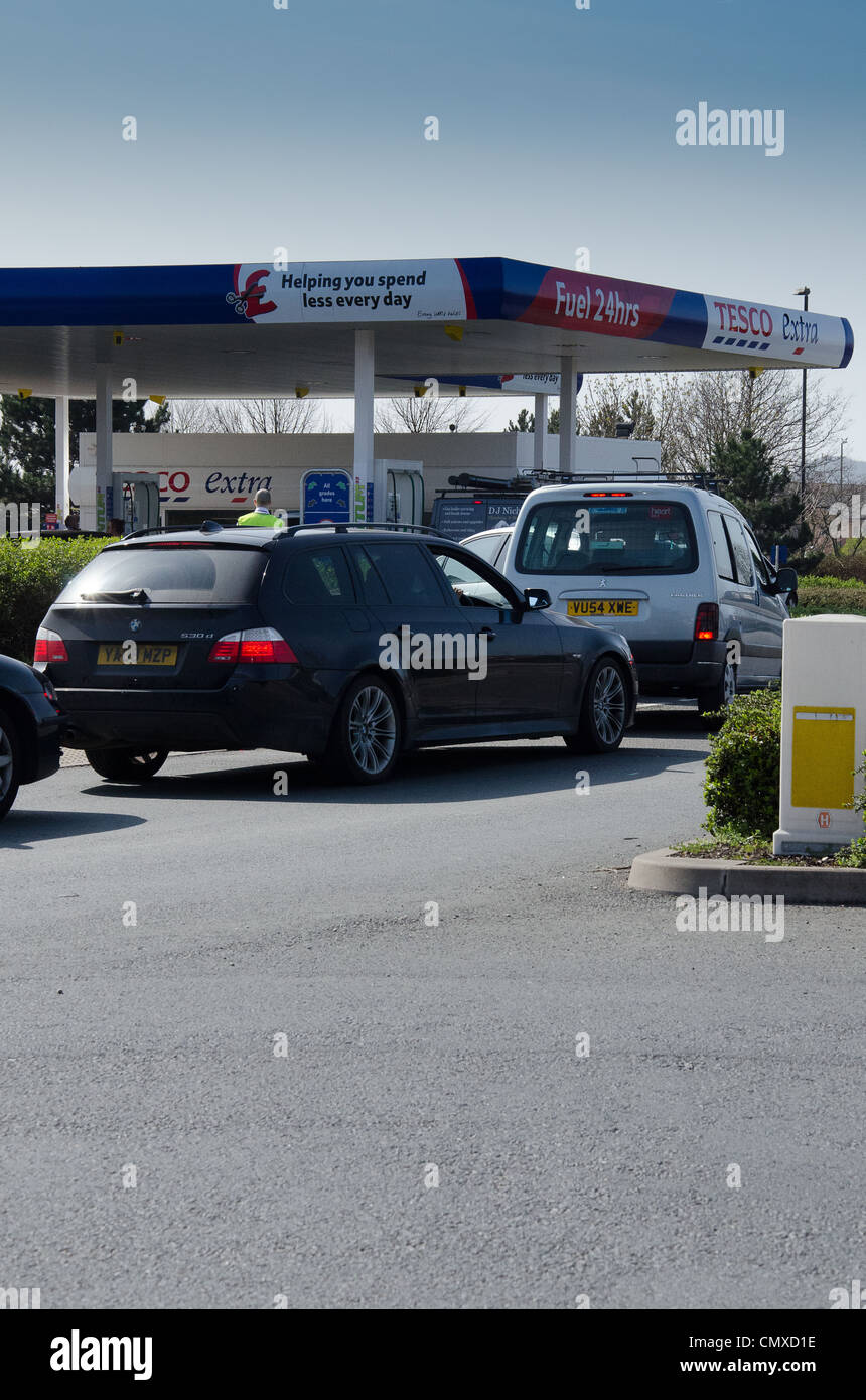 Petroleum road fuel tankers hi-res stock photography and images - Alamy