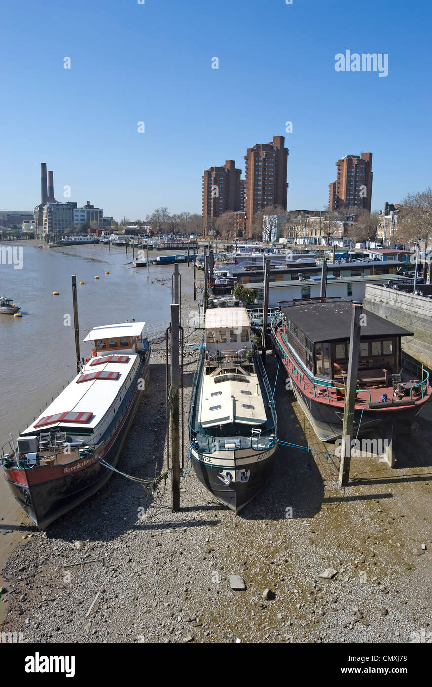 Houseboats on river in chelsea hires stock photography and images Alamy