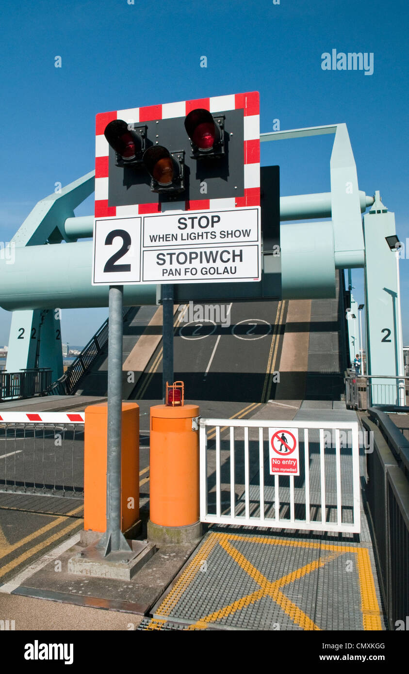 Bascule Bridge Opening on Cardiff Bay Barrage in south Wales UK Stock Photo