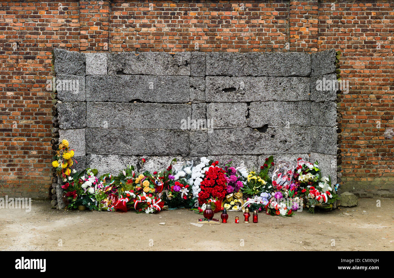 The execution wall outside Death Block 11 at Auschwitz concentration camp, Poland Stock Photo