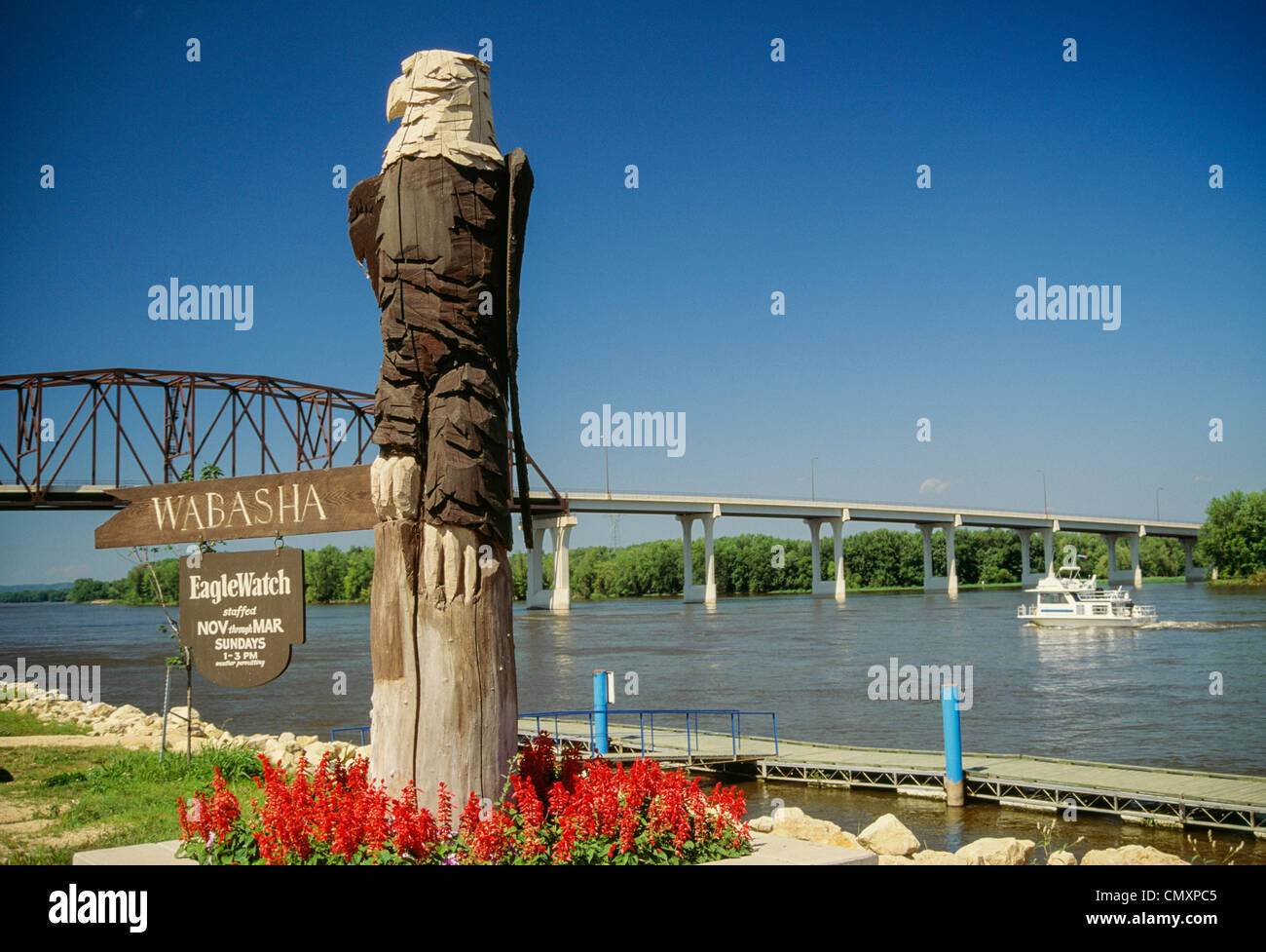 Eagle watch wood carved statue, Mississippi River, Wabasha, MN Stock Photo