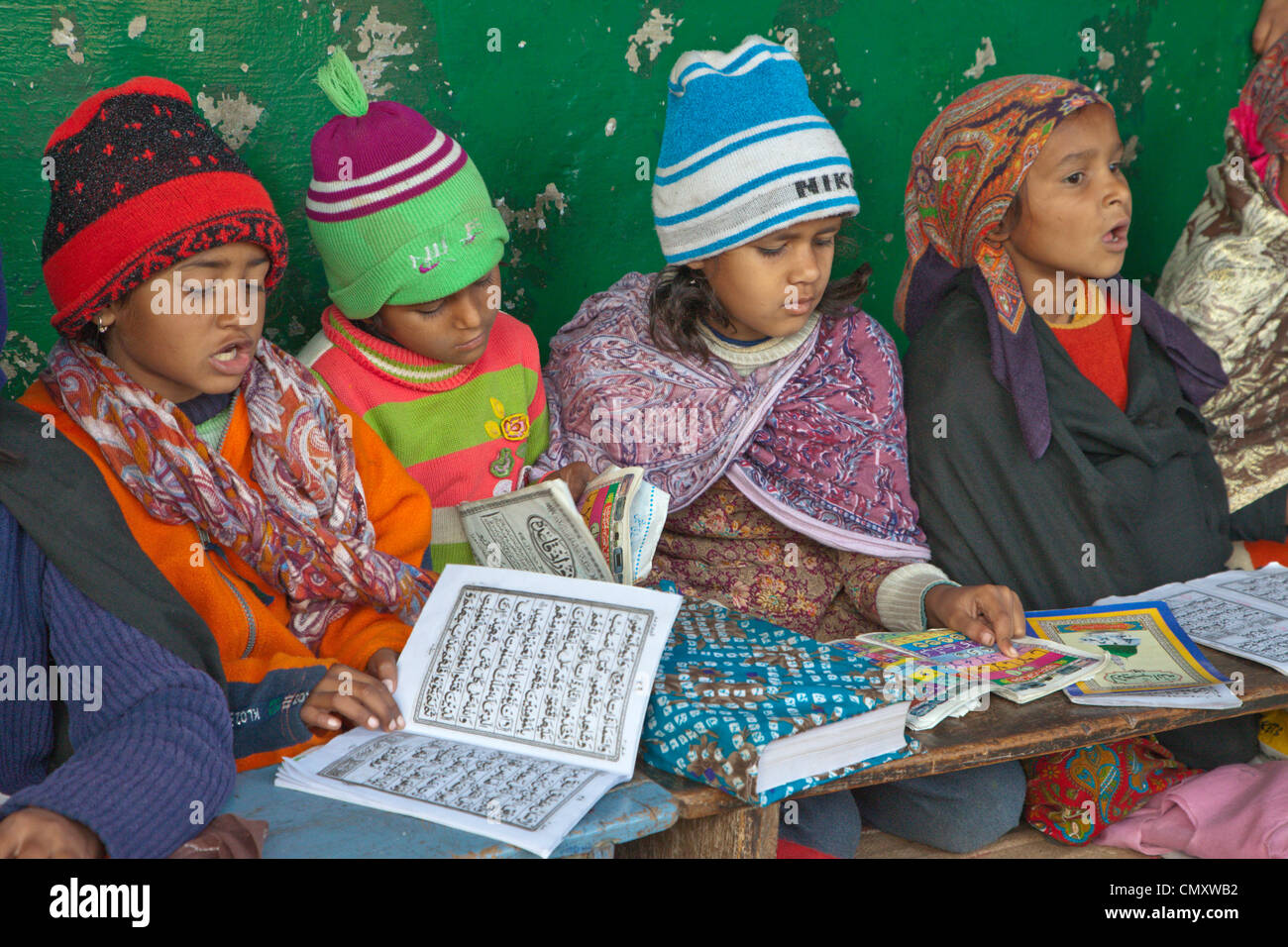 Indian muslim girls madrasa muslim hi-res stock photography and images ...