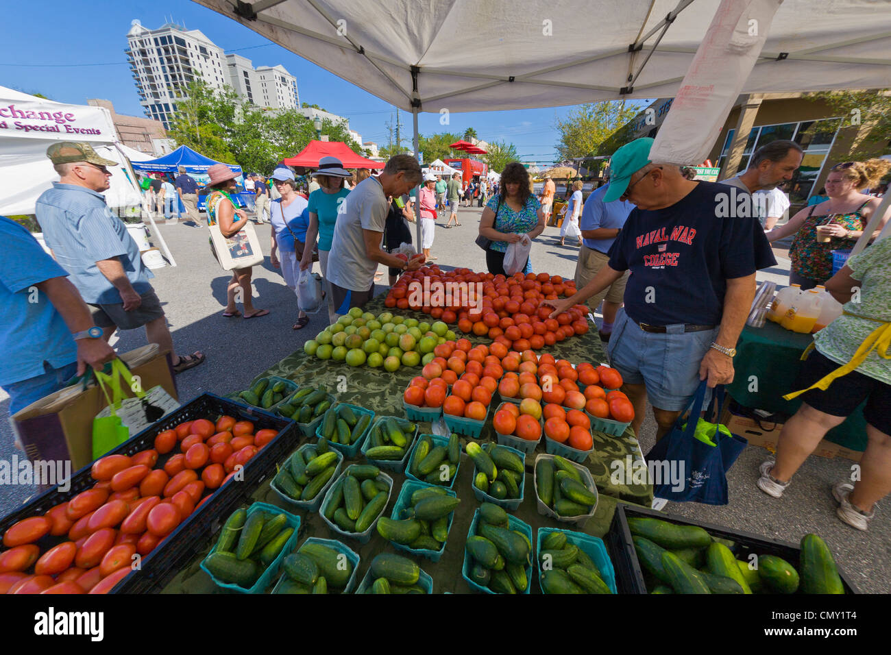 Downtown farmers market hires stock photography and images Alamy