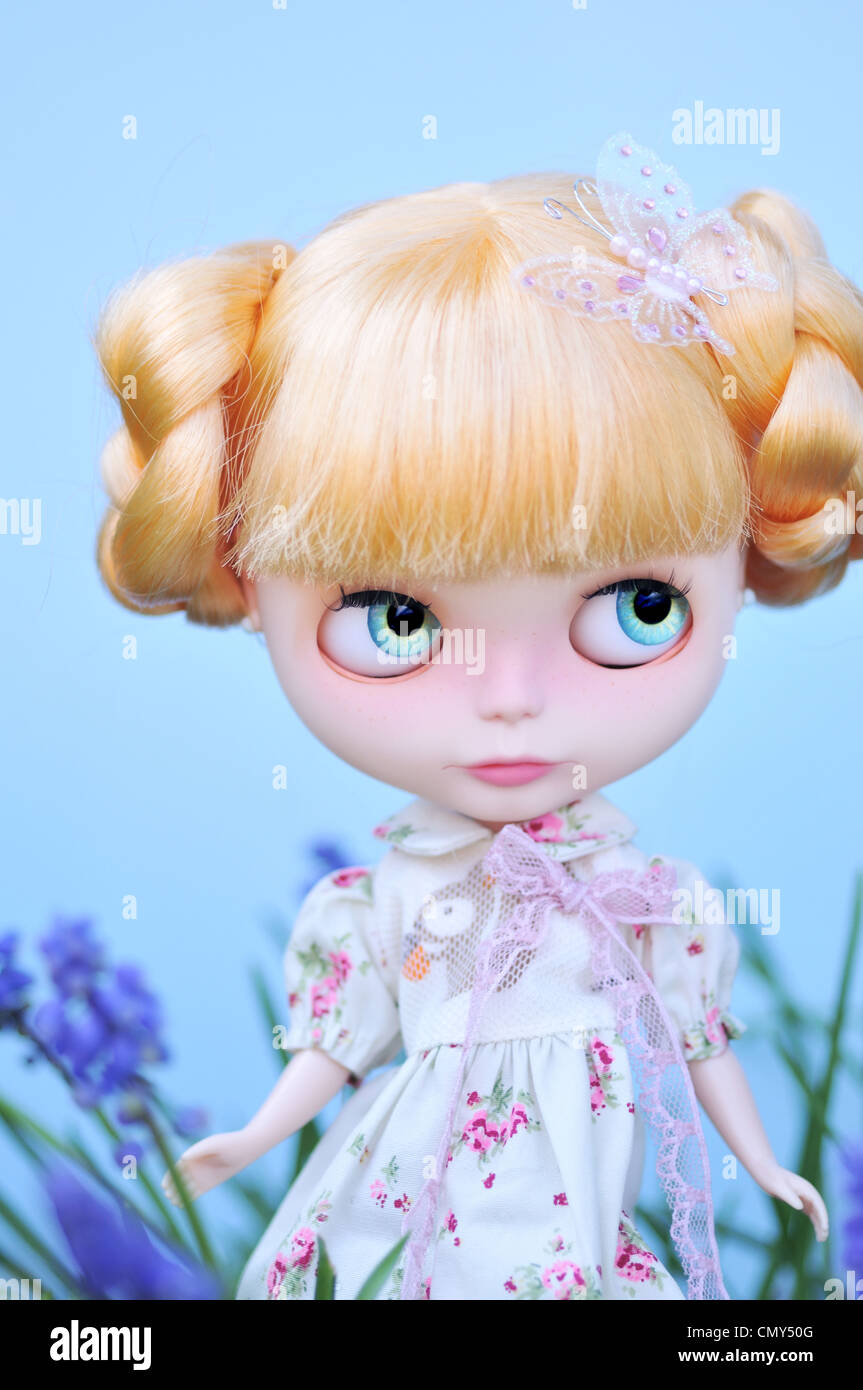 blythe doll painting