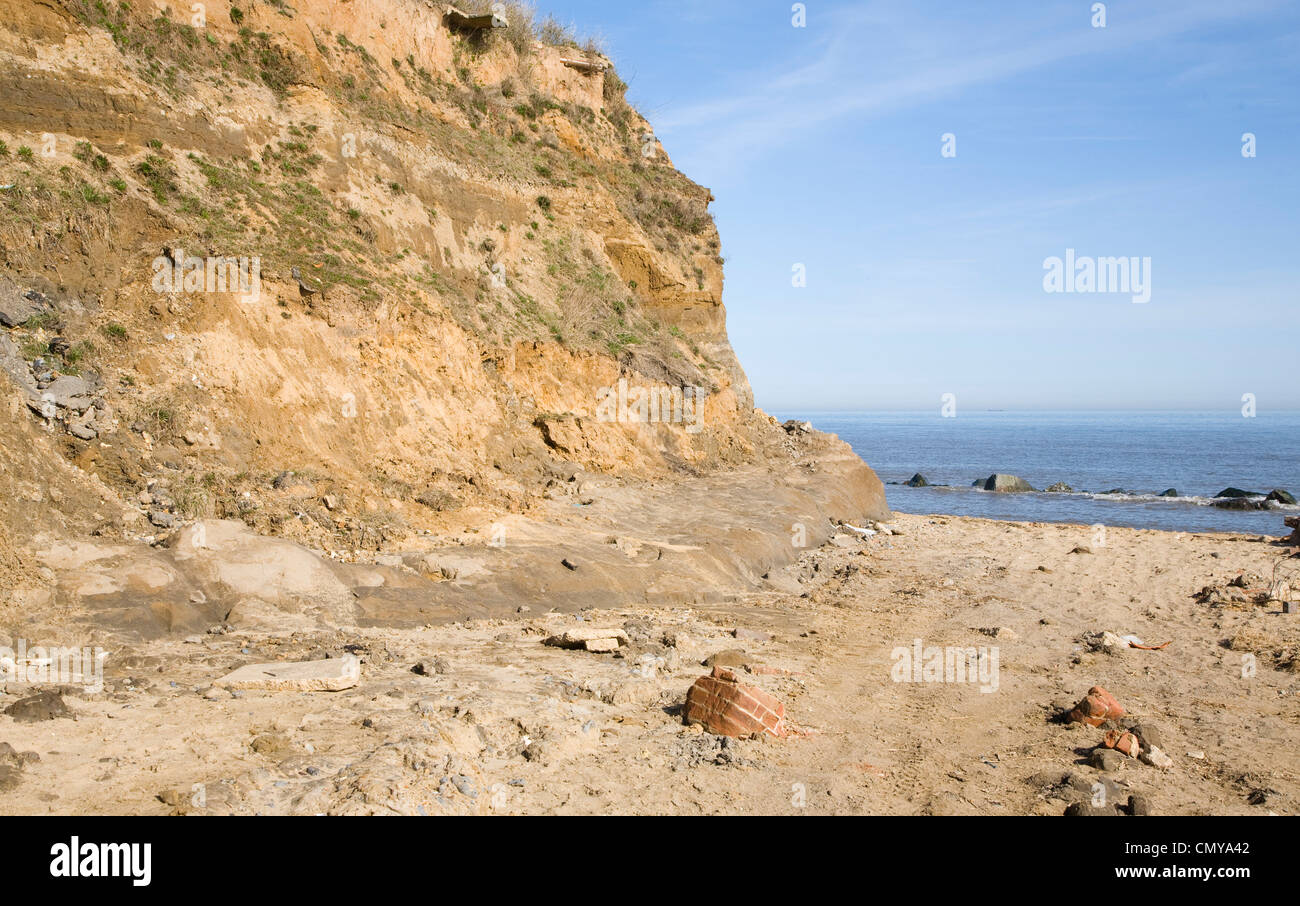 Happisburgh coastal erosion norfolk hi-res stock photography and images ...