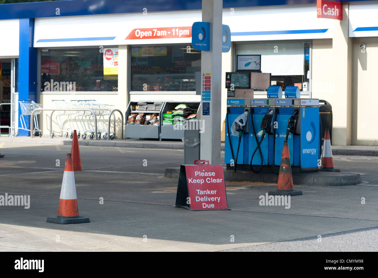 Panic buying at the pumps resulting in queues and shortages of fuel, March 2012. Stock Photo