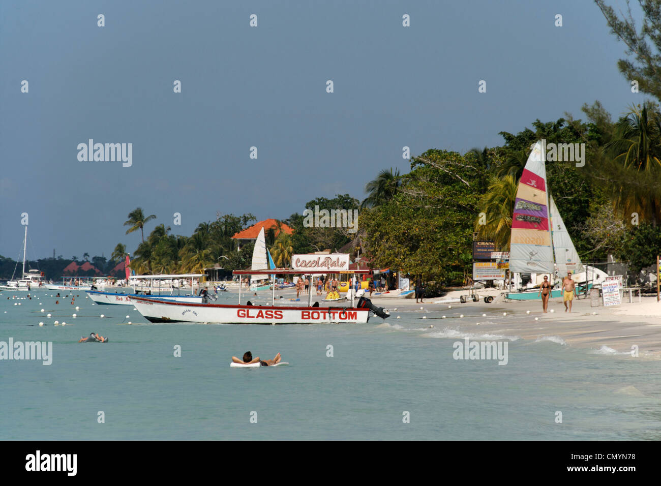 Glass bottom boat jamaica hires stock photography and images Alamy
