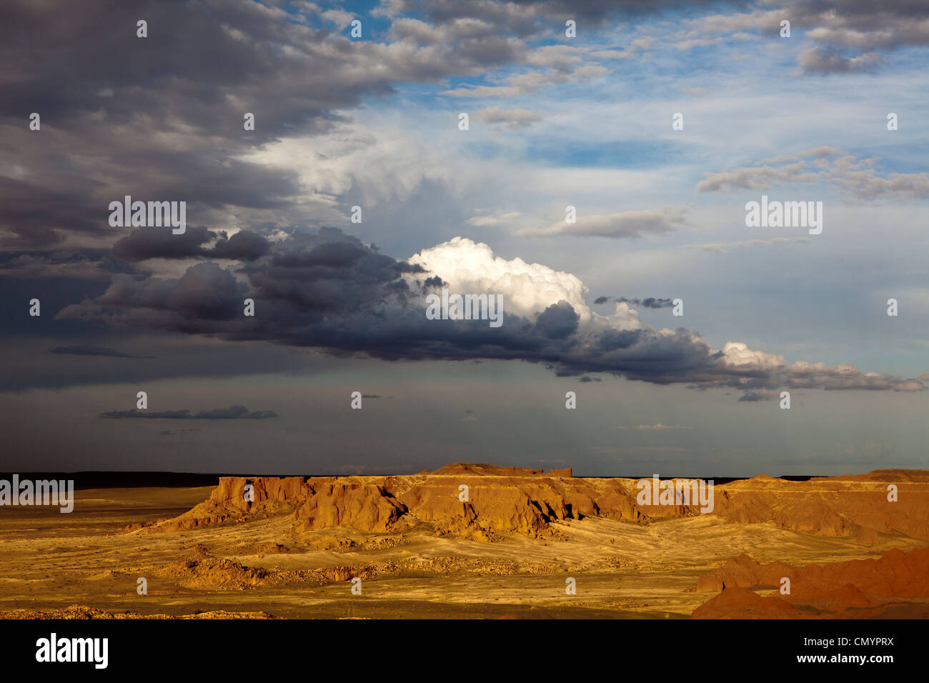 Landscape of Bayanzag ('Flaming Cliffs'), Gobi desert area , Mongolia Stock Photo