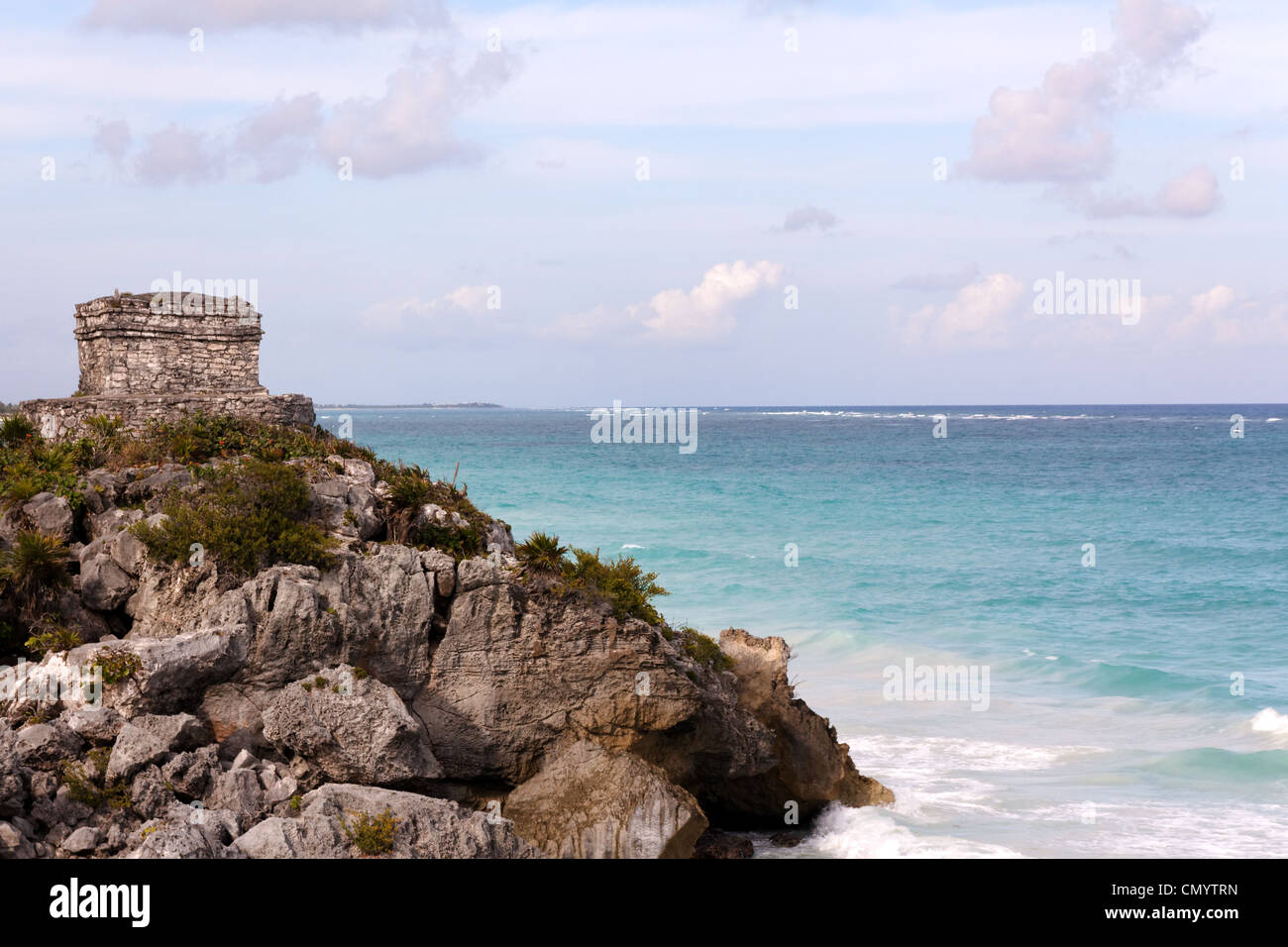 Remains of a Mayan tower overlooking the ocean at Tulum, Quintana Roo, Mexico. Stock Photo