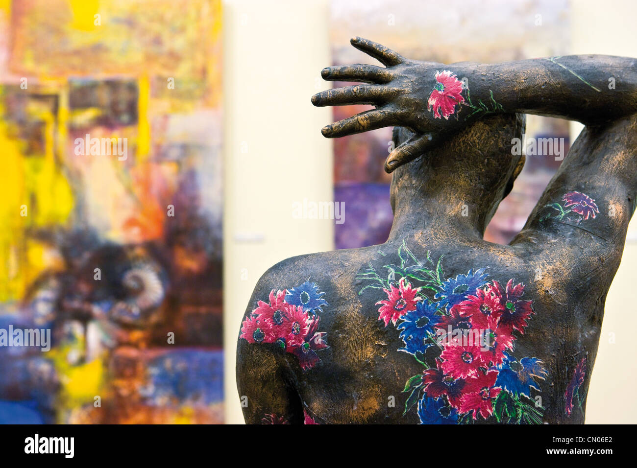 Manama bahrain statue hi-res stock photography and images - Alamy