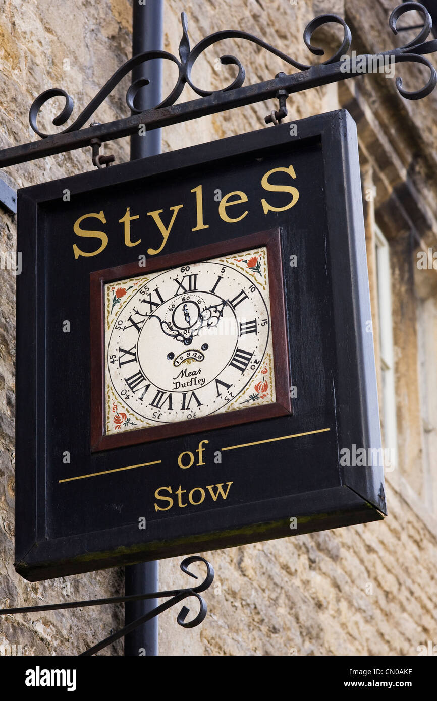 Antique Clock Shop High Resolution Stock Photography and Images Alamy