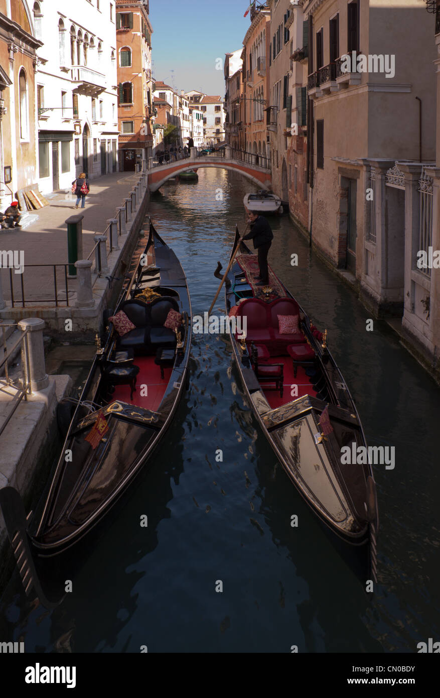 Narrow canal hi-res stock photography and images - Alamy