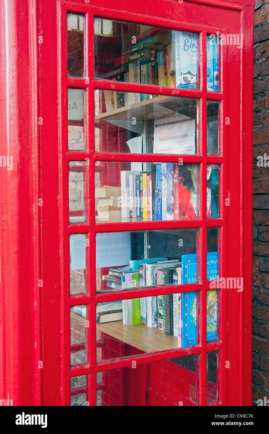 Exchange kiosk hires stock photography and images Alamy