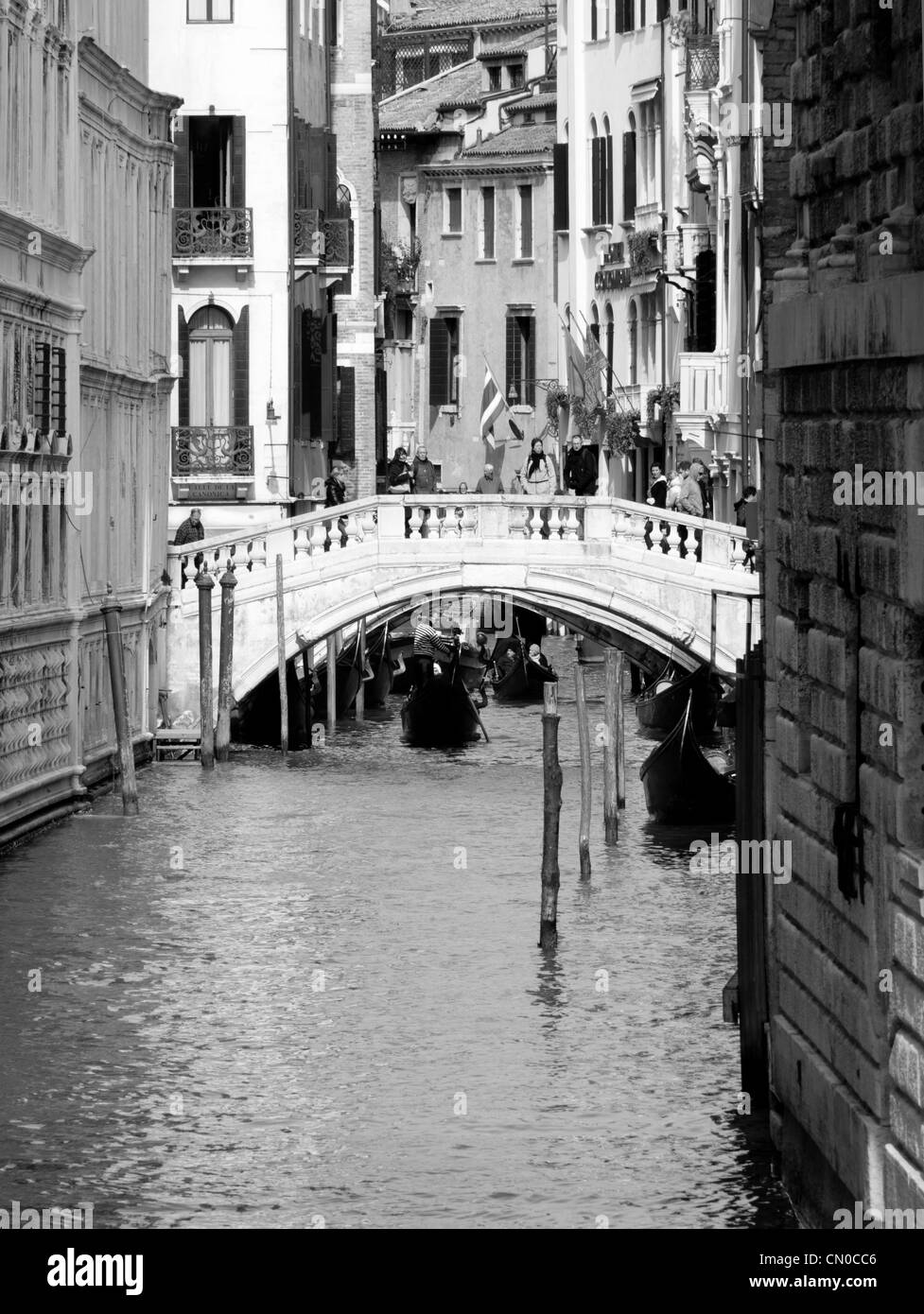 Black and white canal bridge hi-res stock photography and images - Alamy