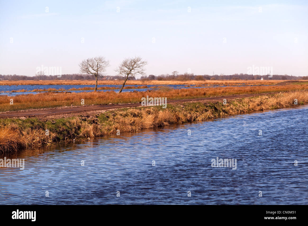 Nobody blue sky rivers hi-res stock photography and images - Alamy