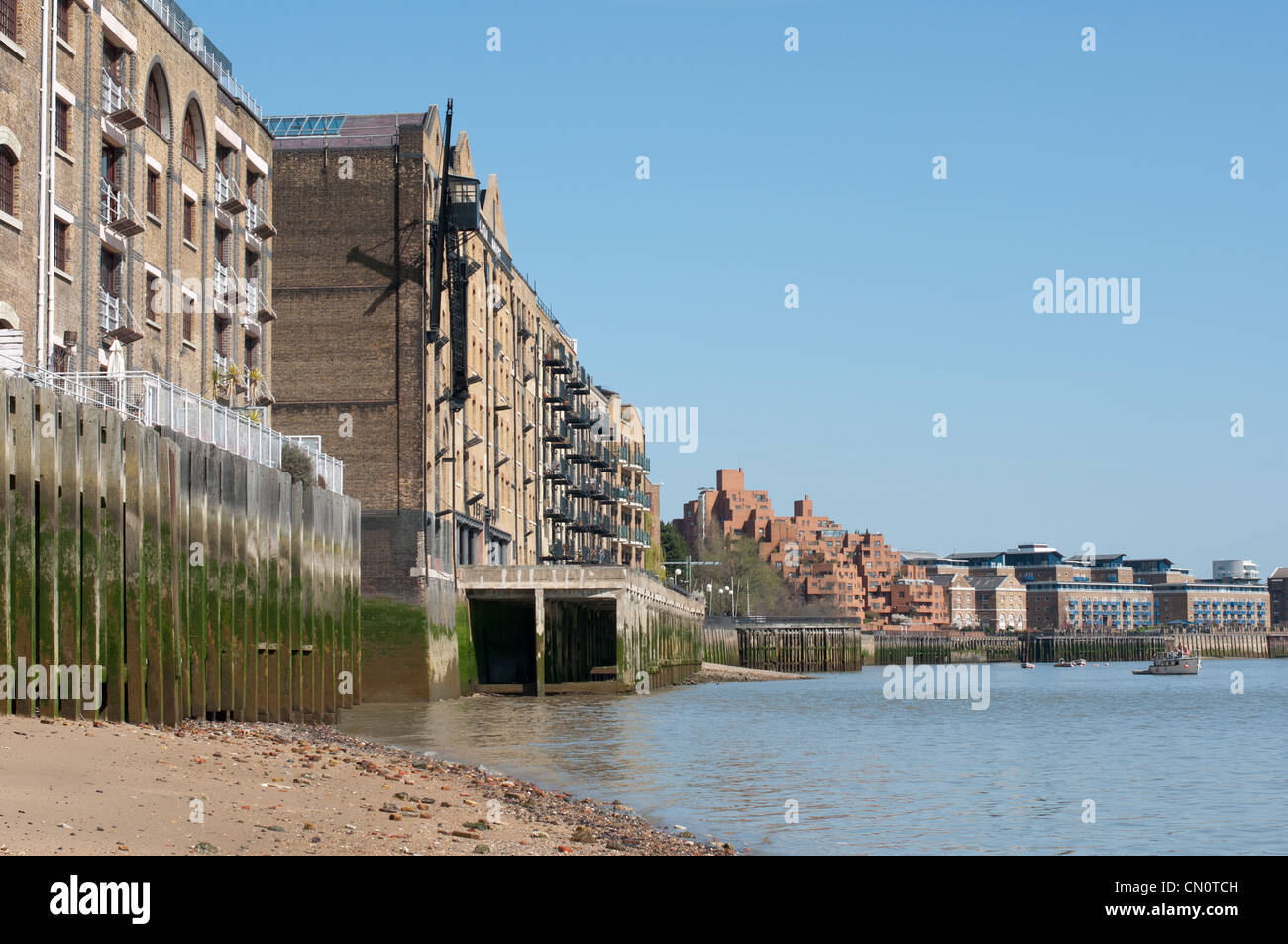 Crane river london hires stock photography and images Alamy