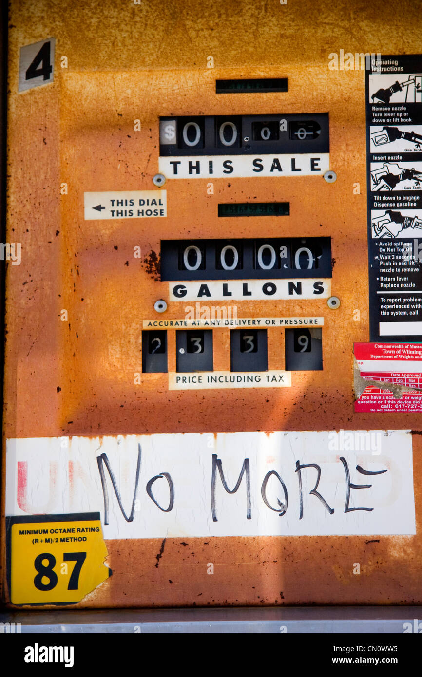Gulf gas station sign hires stock photography and images Alamy