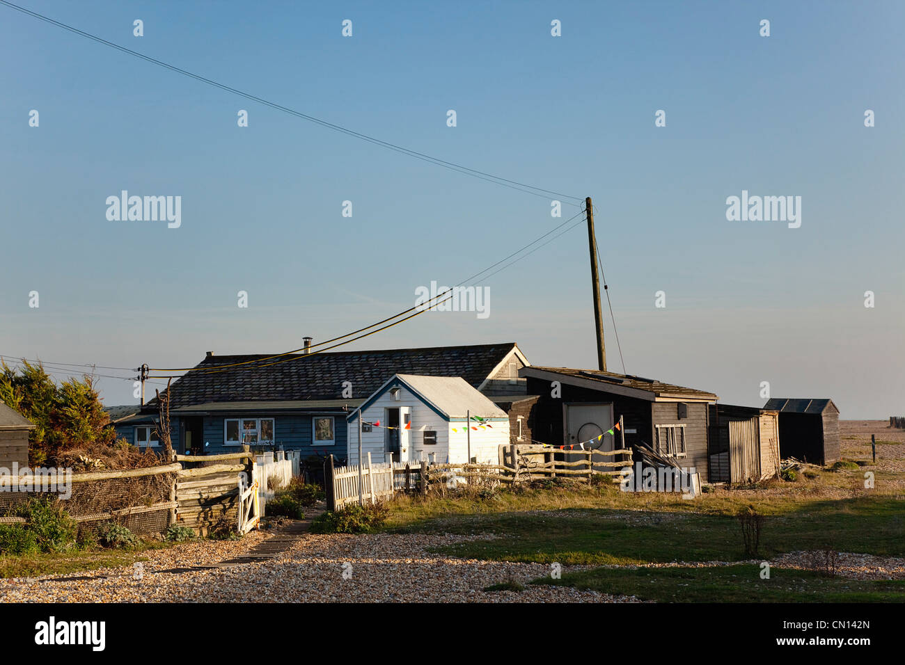 England, Kent, Romney Marsh, Dungeness, Beach houses used as homes and art galleries. Stock Photo