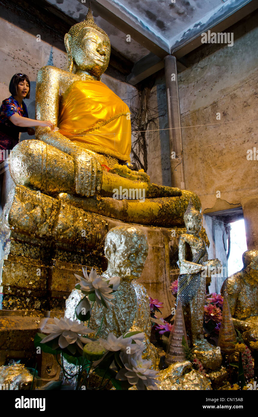 Thailand, Amphawa. Wat Bang Kung, temple home to Nin Mani golden Buddha image. Stock Photo