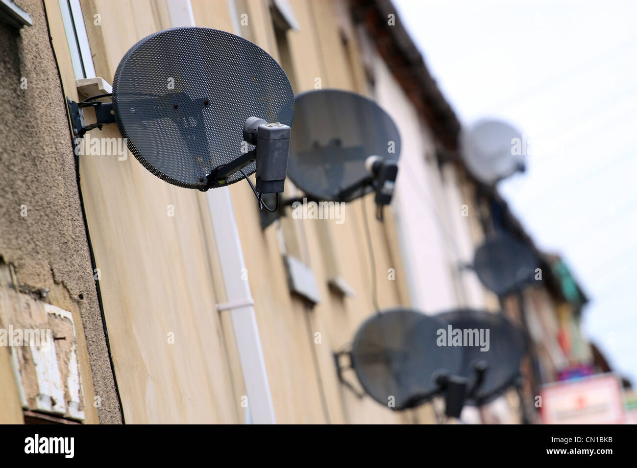 Sky satellite dishes uk hires stock photography and images Alamy