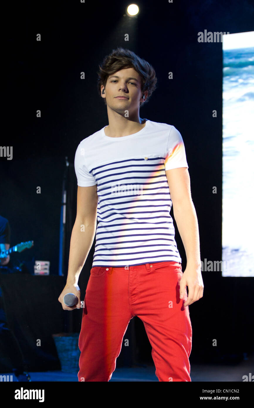 One direction in concert london hi-res stock photography and images - Alamy