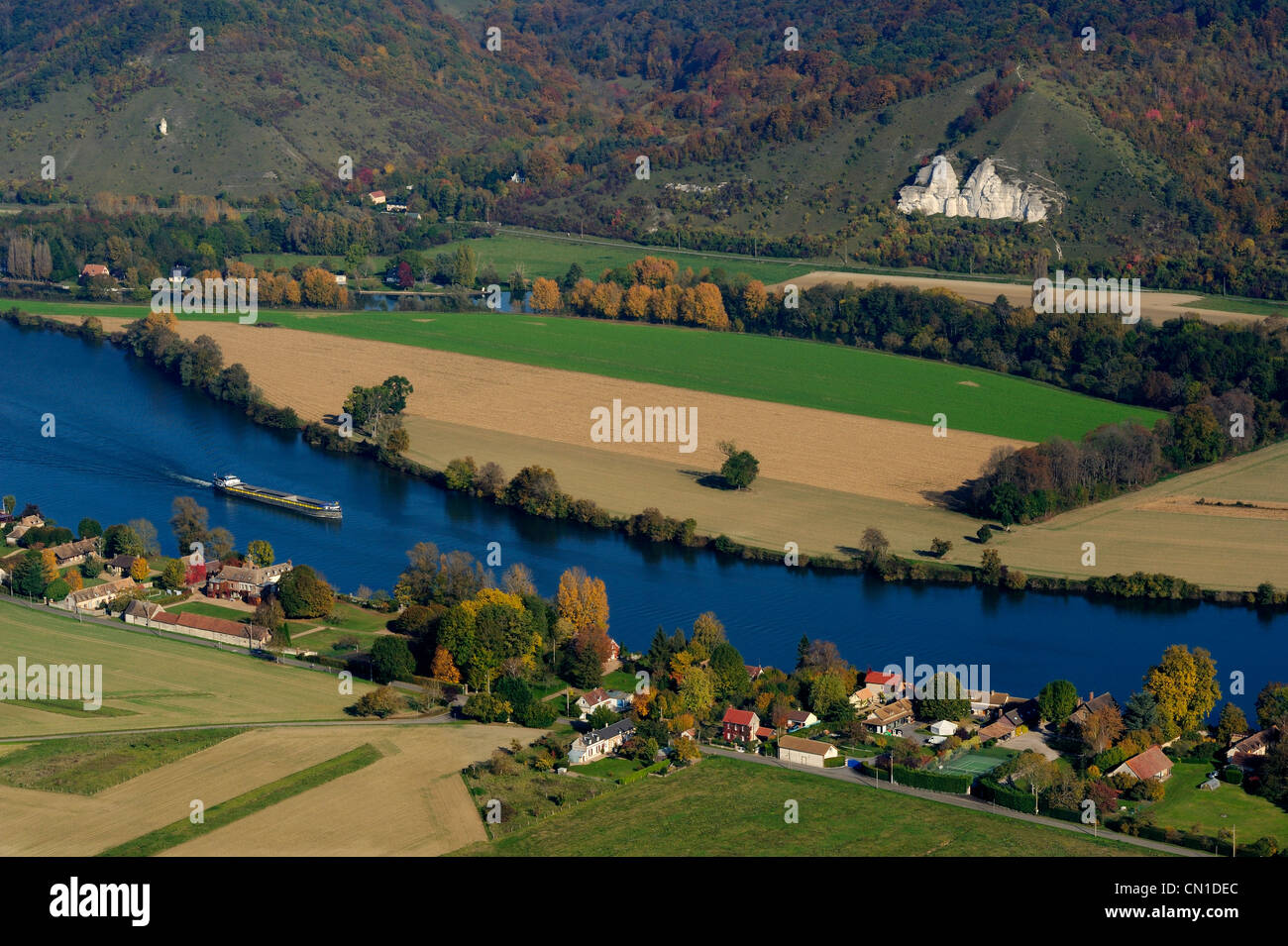 France, Eure, barge on the Seine upstream of Amfreville-sous-les-monts and the cote des Deux-Amants (aerial view) Stock Photo