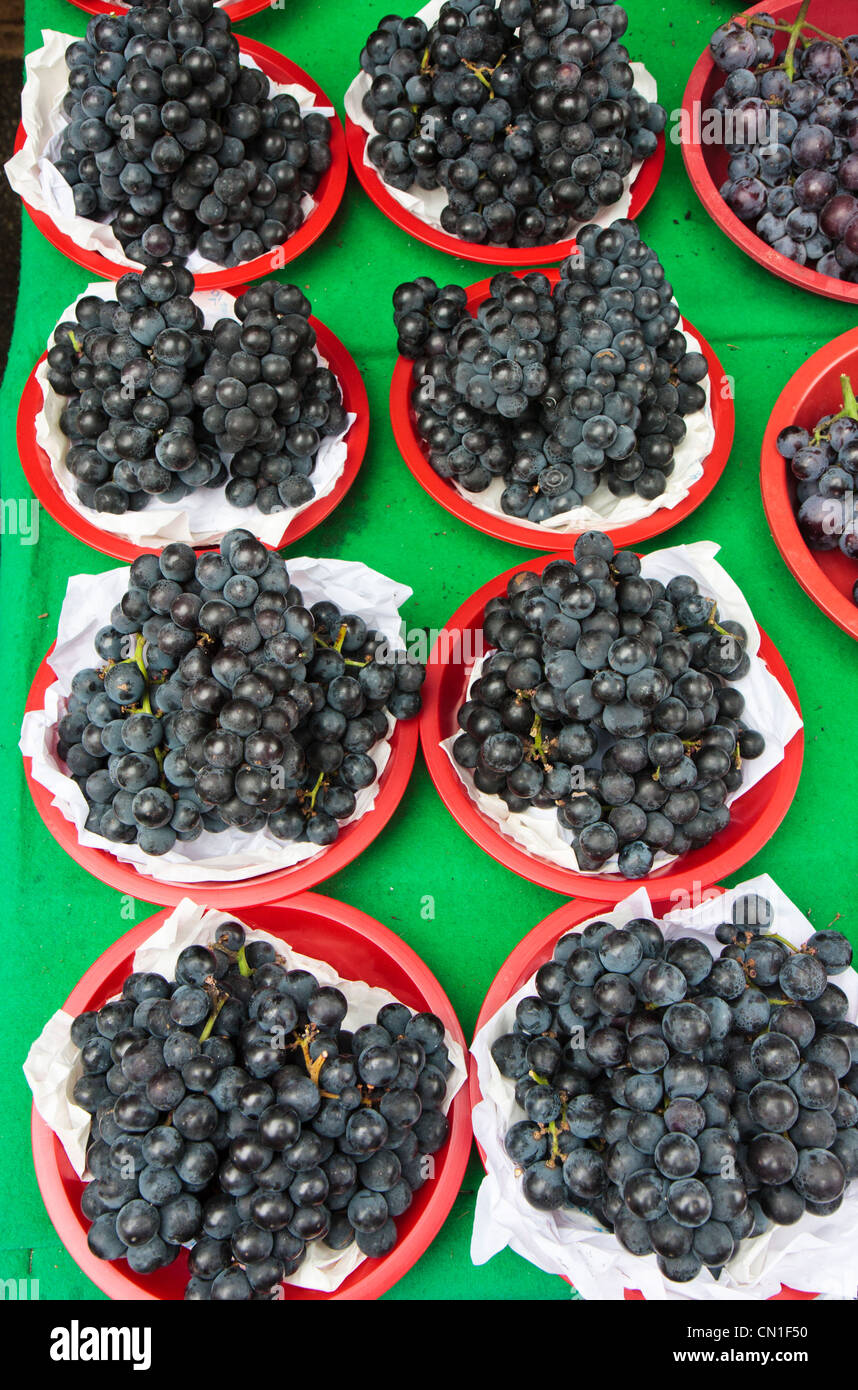 Black grapes for sale Stock Photo Alamy
