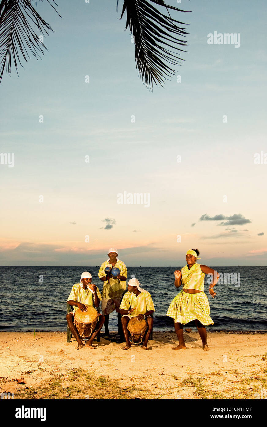 Grupo Bernardez, a Garifuna band, performs on Livingston's beach Stock Photo
