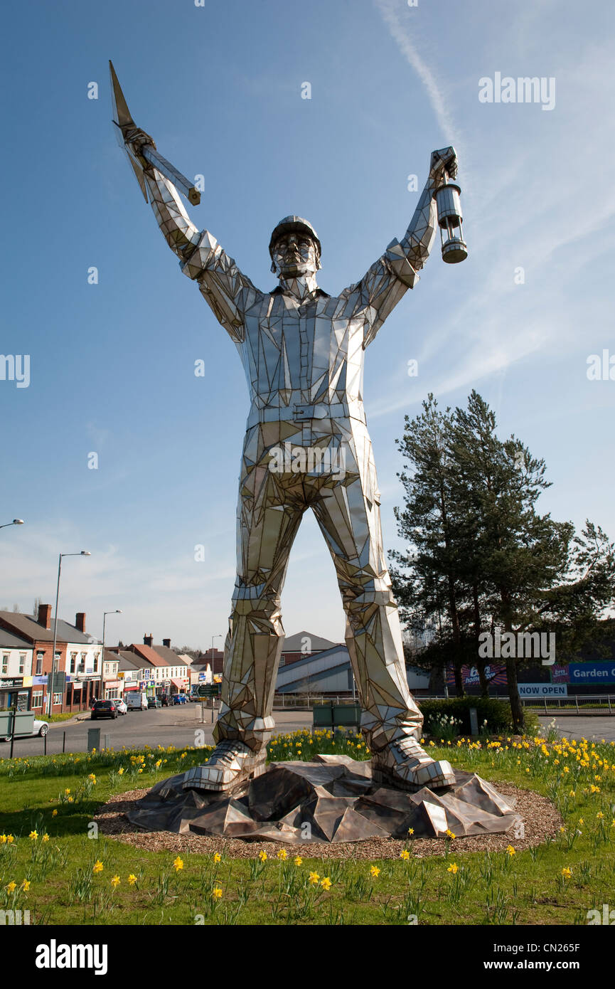 Statute of the Brownhills Miner or the tin Man, Brownhills Colossus, UK ...