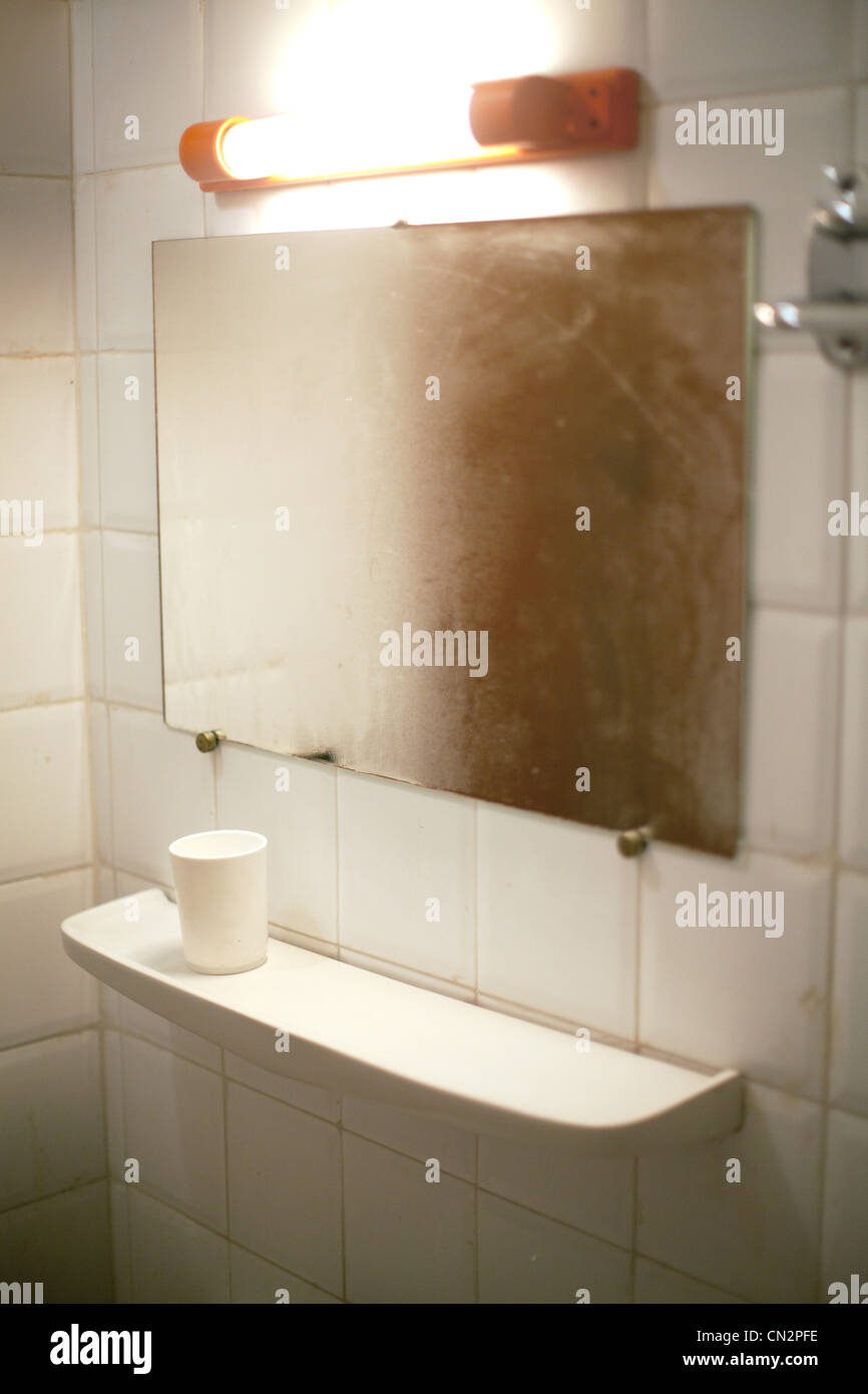 Mirror squares hi-res stock photography and images - Alamy