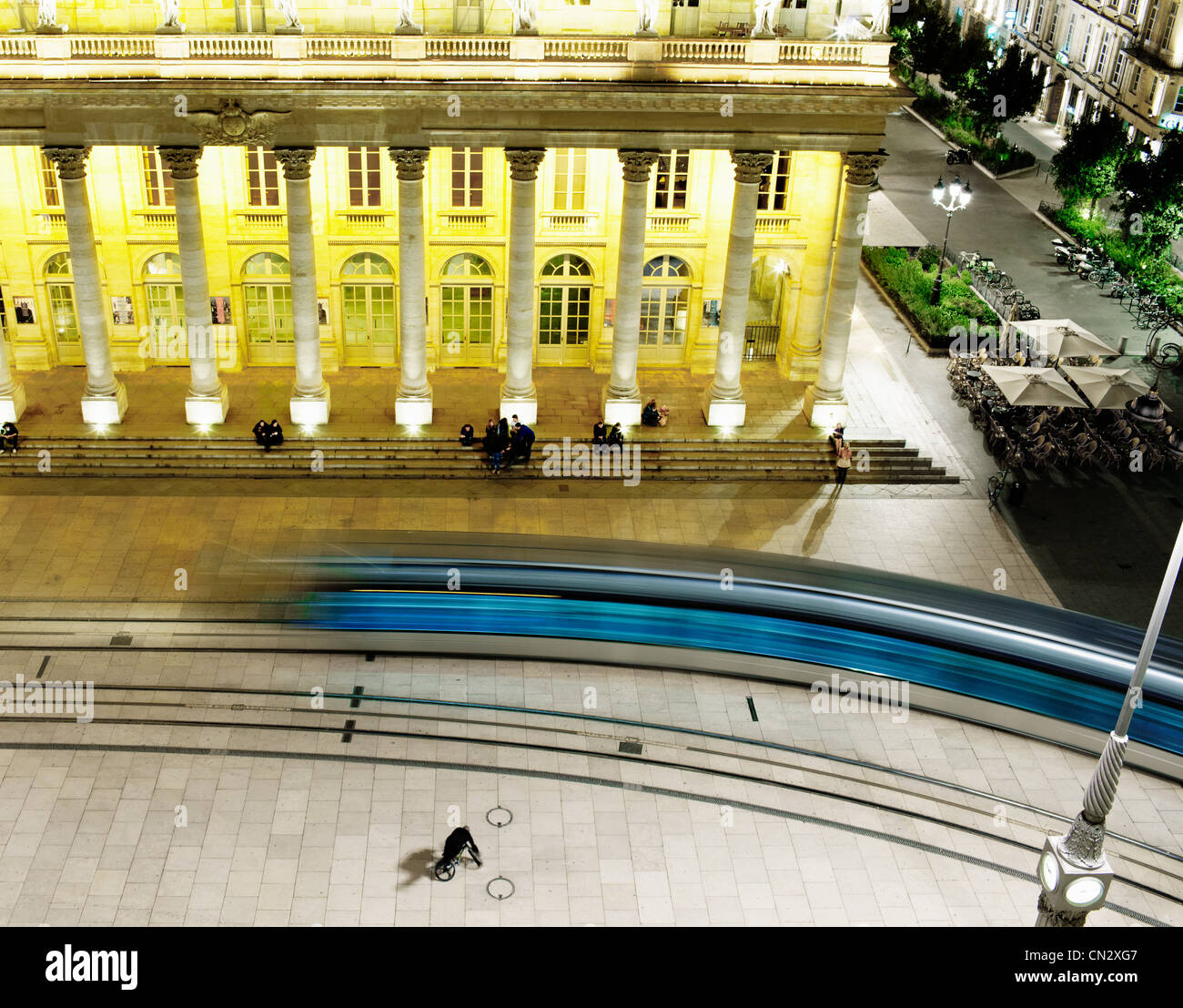 Bicycle outside yellow house hi-res stock photography and images - Alamy