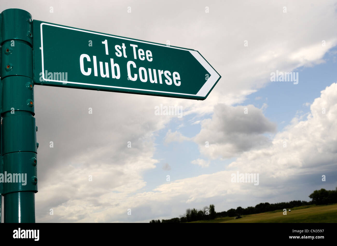 Golf course signs path hi-res stock photography and images - Alamy