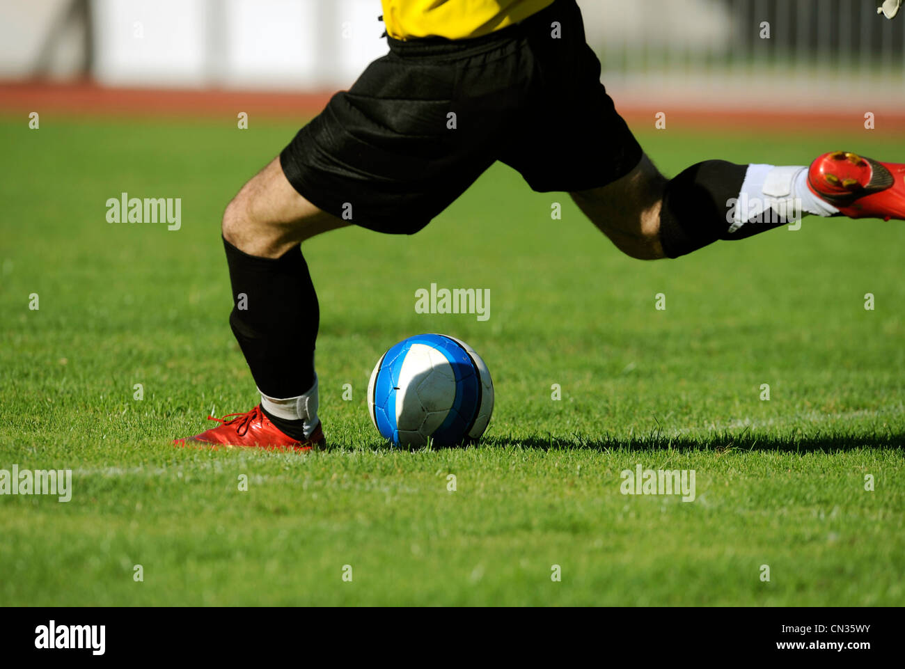Soccer goalie free kick hires stock photography and images Alamy