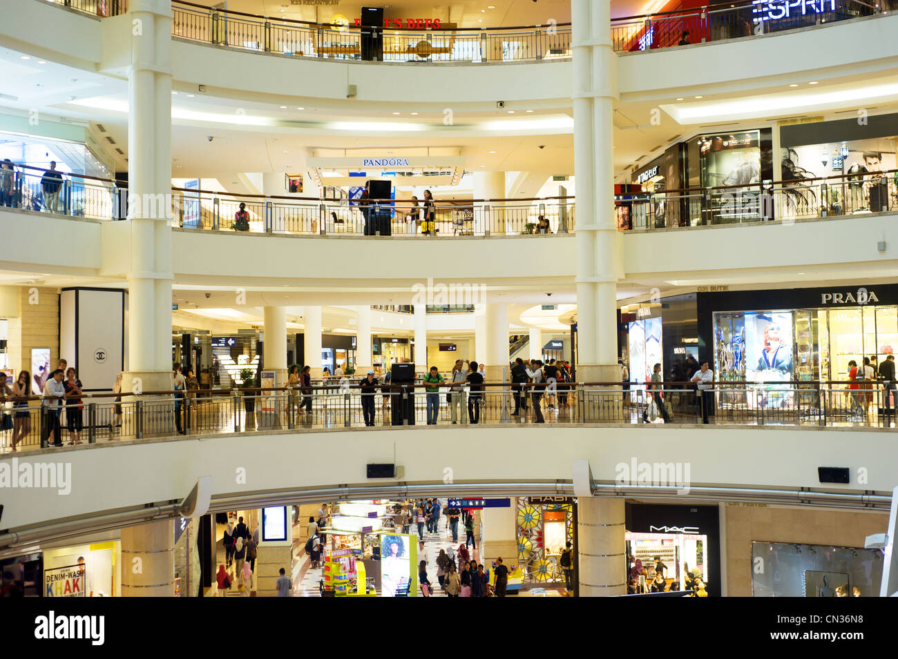 Shoping mall in Petronas Twin Towers Stock Photo - Alamy