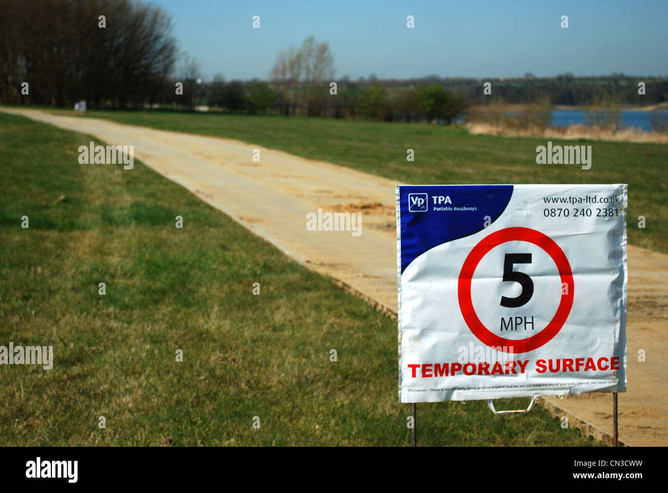 5 mph road sign at Pitsford reservoir Stock Photo