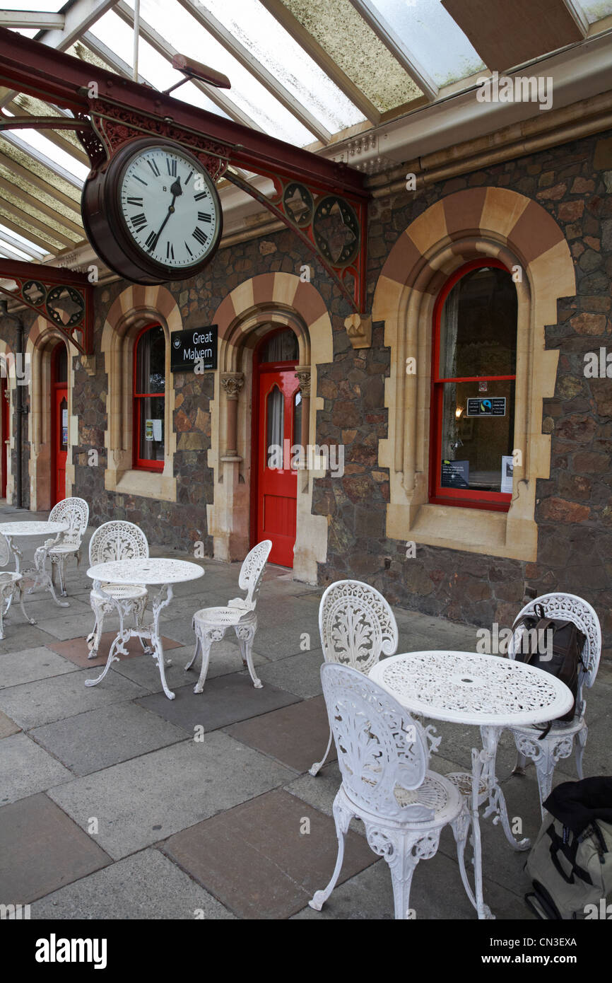 Great Malvern train station, railway station, platform at Great Malvern
