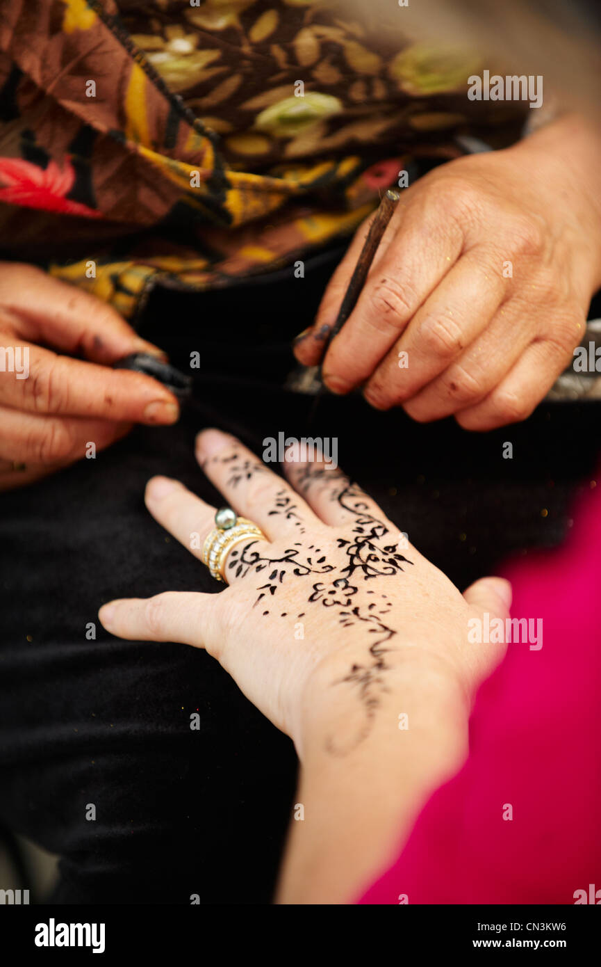 Tunisian Woman High Resolution Stock Photography And Images Alamy