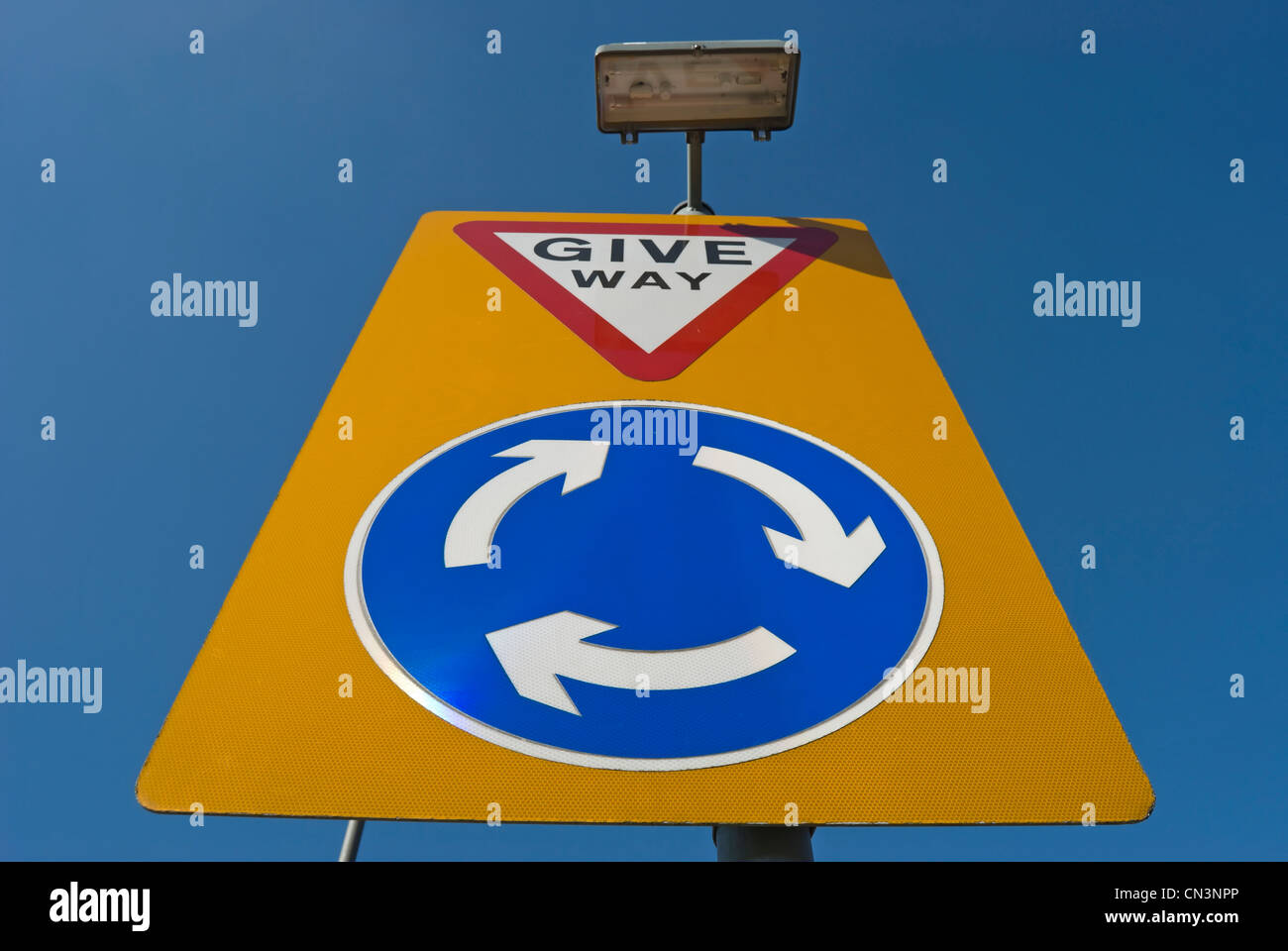 Europe roundabout sign hires stock photography and images Alamy