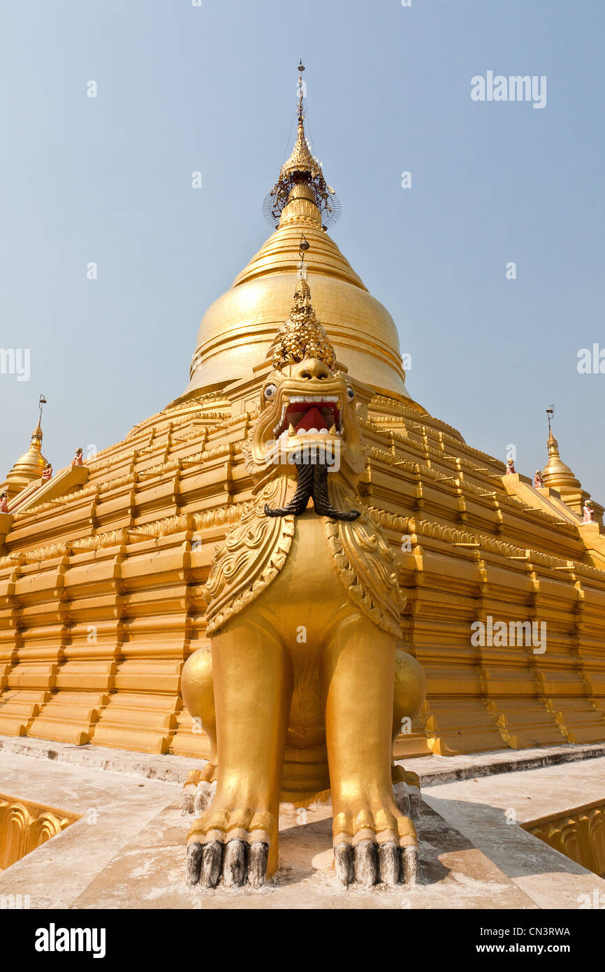 Myanmar (Burma), Mandalay division, Mandalay, Kuthodaw pagoda Stock Photo