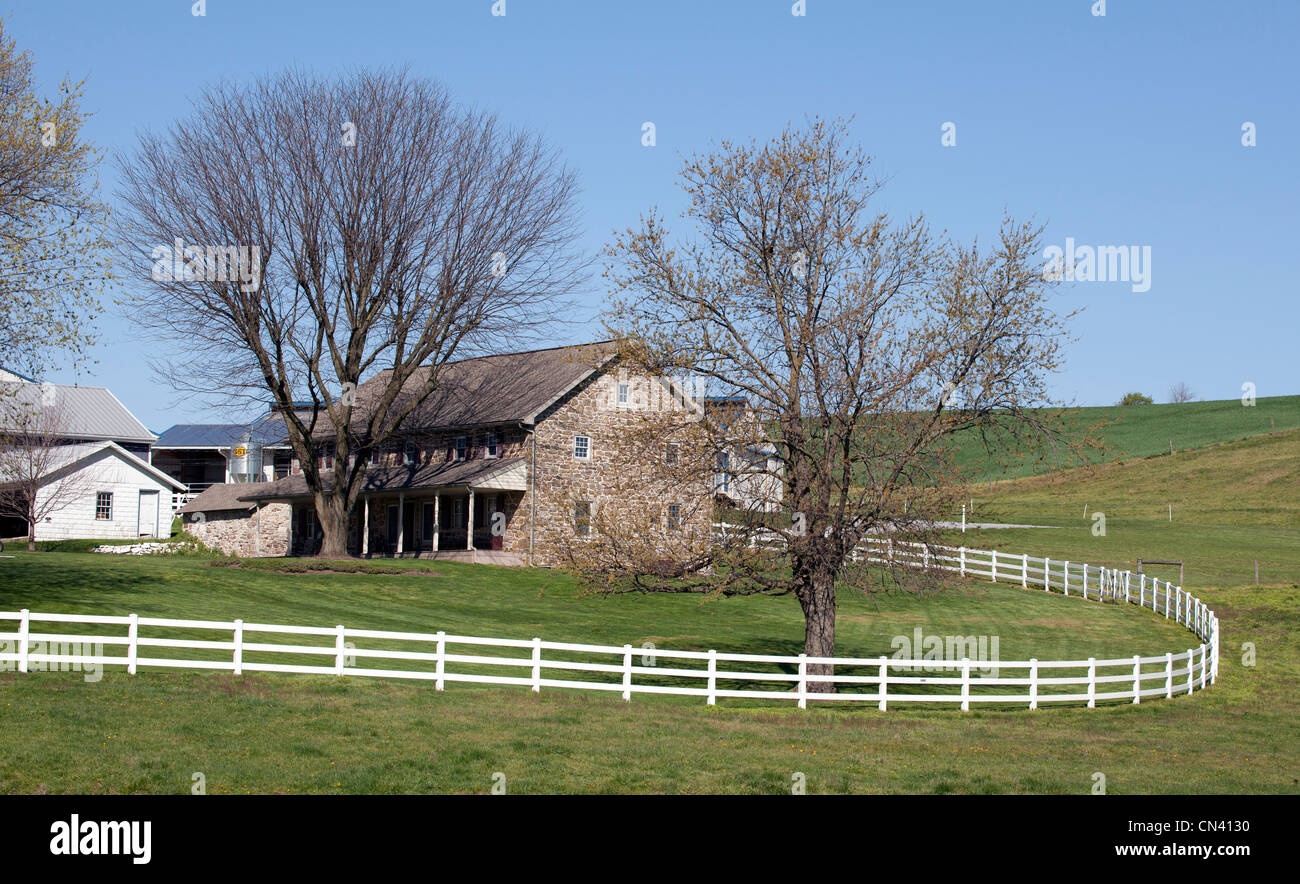 Stone farm house hi-res stock photography and images - Alamy