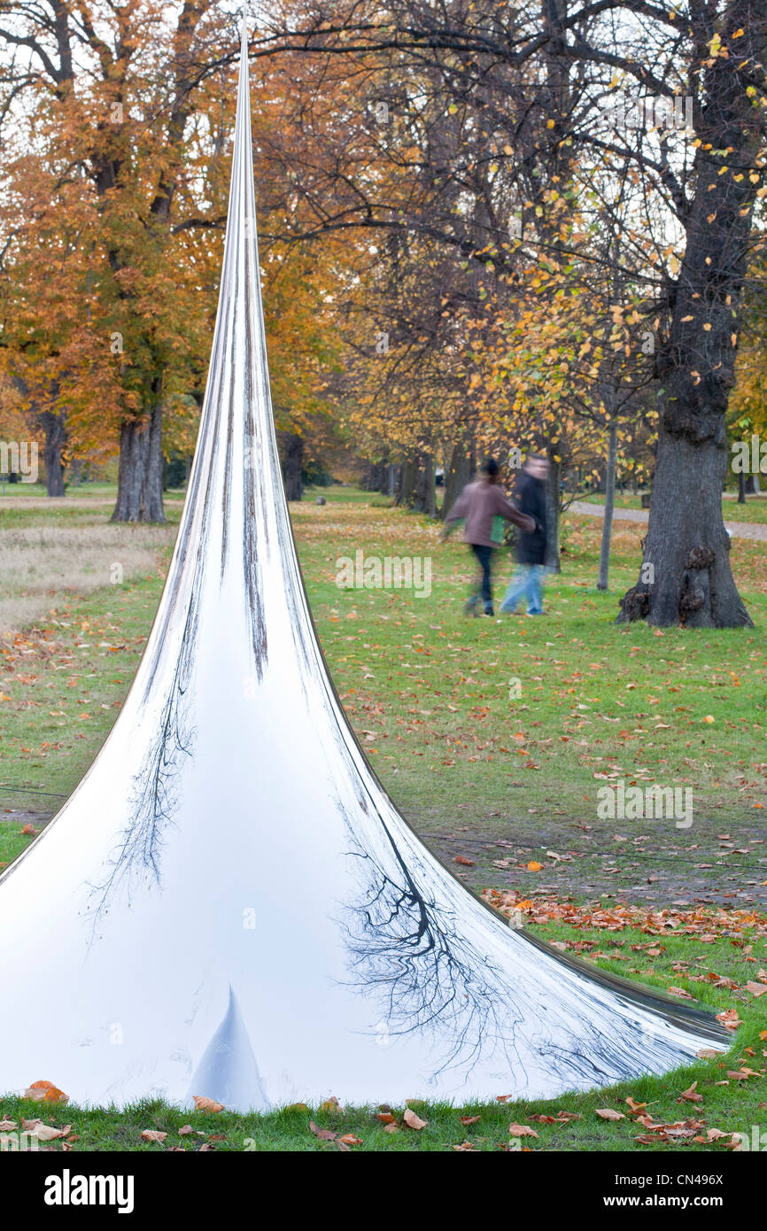 United Kingdom, London, Kensington Gardens, sculpture by artist Anish