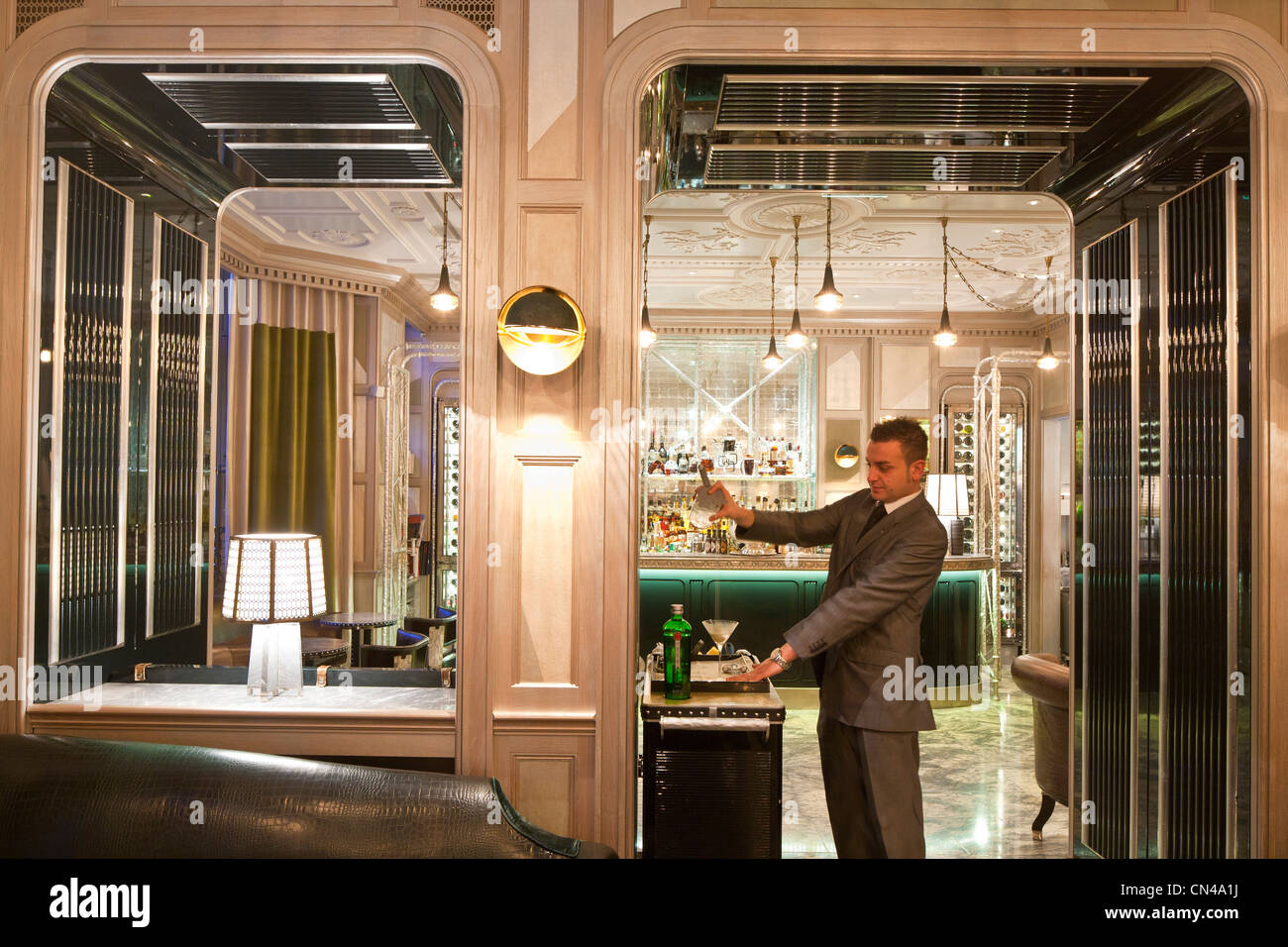 United Kingdom, London, Mayfair, Carlos Place, The Connaught luxury