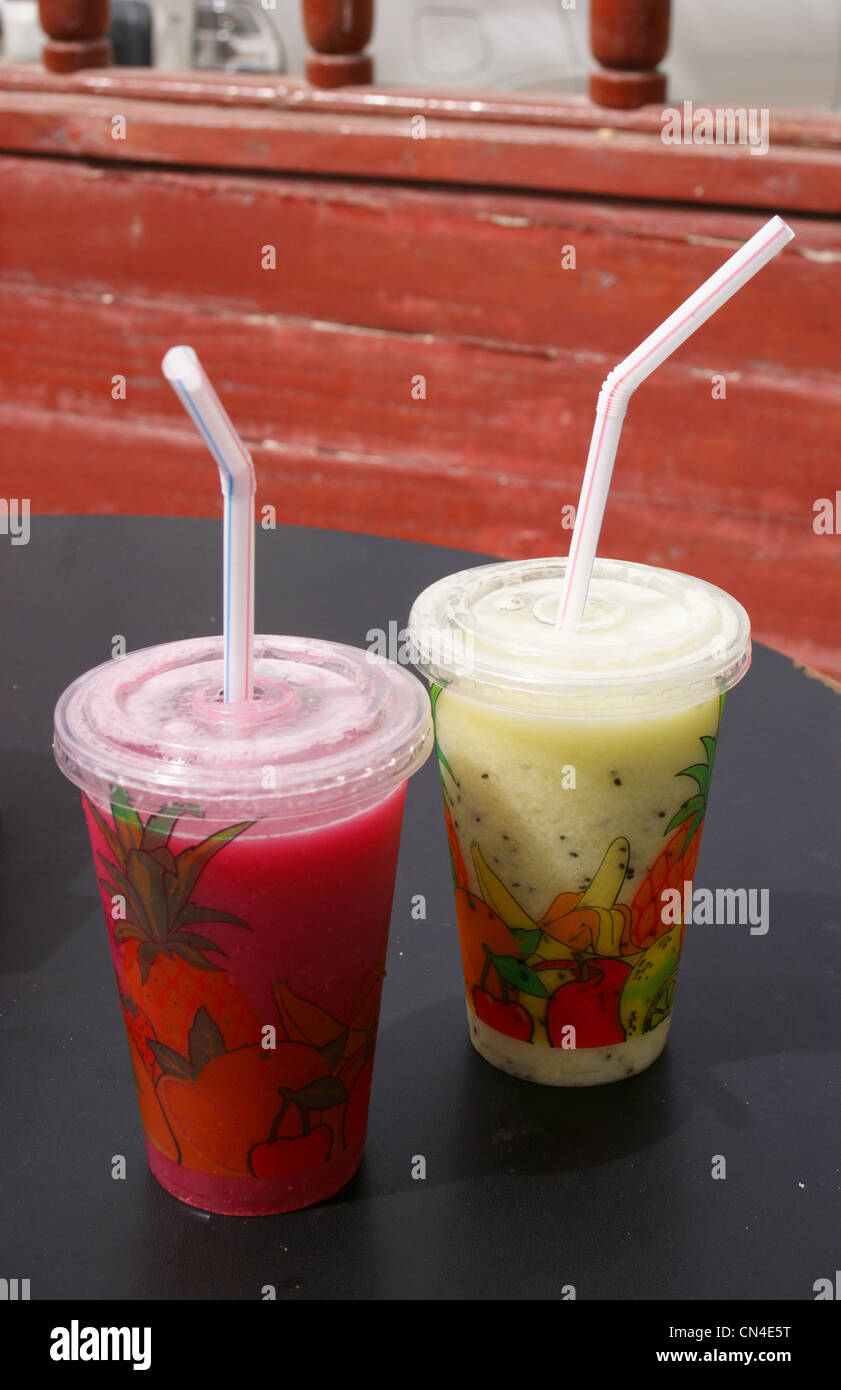 Fresh pomegranate and kiwi fruit juice at a food kiosk on Dubai Creek, United Arab Emirates