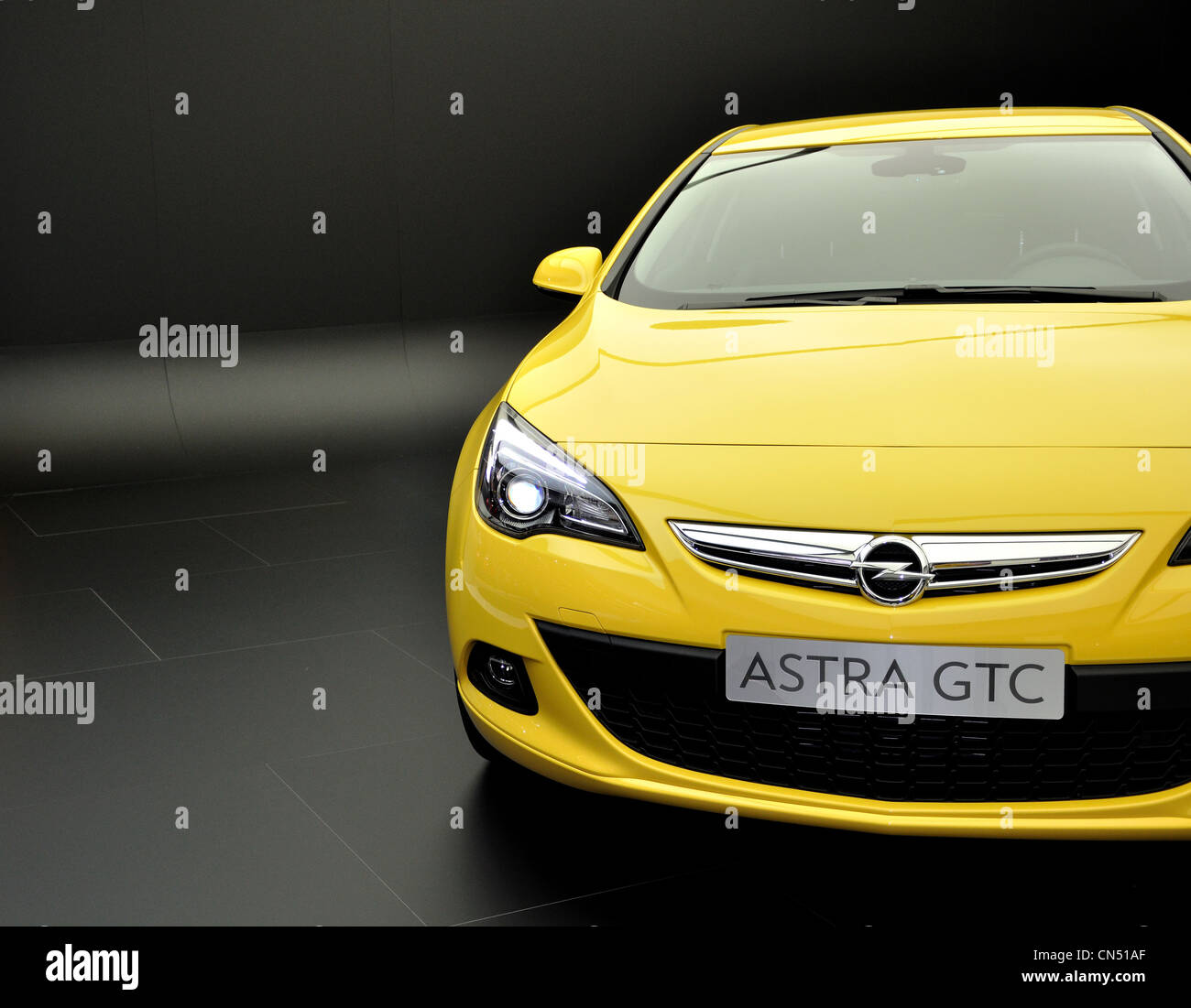Yellow opel car hi-res stock photography and images - Alamy