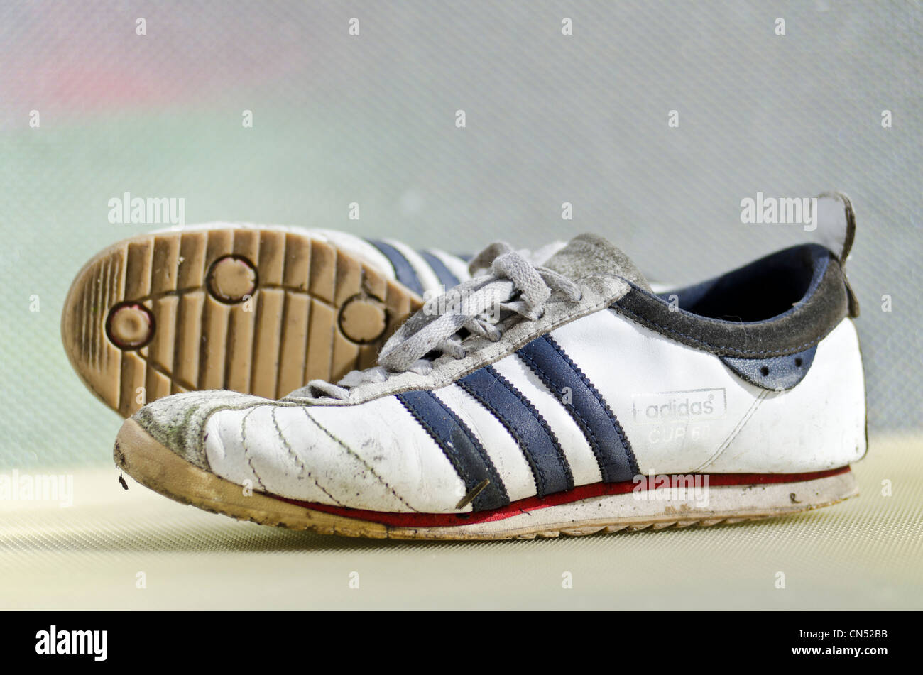 mapa pedal Calendario Adidas shoes worn hi-res stock photography and images - Alamy